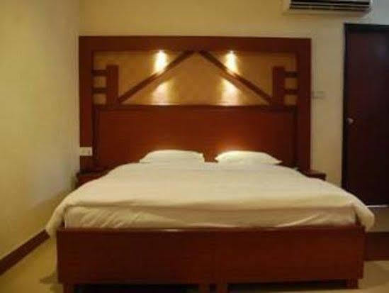 Hotel Oyo 1944 Saubhagya 2*