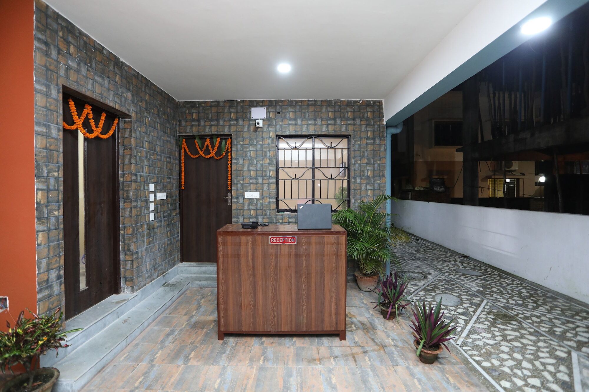 Oyo 1944 Saubhagya Hotel